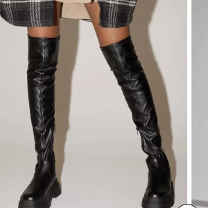 Sökes!  Overknee stövlar - Söker overknee stövlar strl 39. 