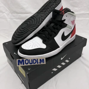 Air Jordan 1 Mid SE Union Black Toe - Air Jordan 1 Mid SE Union Black Toe  Size: US 11/ EUR 45 Cond: VNDS (very near dead stock) Price: 1999 kr