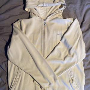 En jättefin zip-hoodie från nike☺️