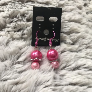 Rosa örhängen - Helt oanvända örhängen super fina😍