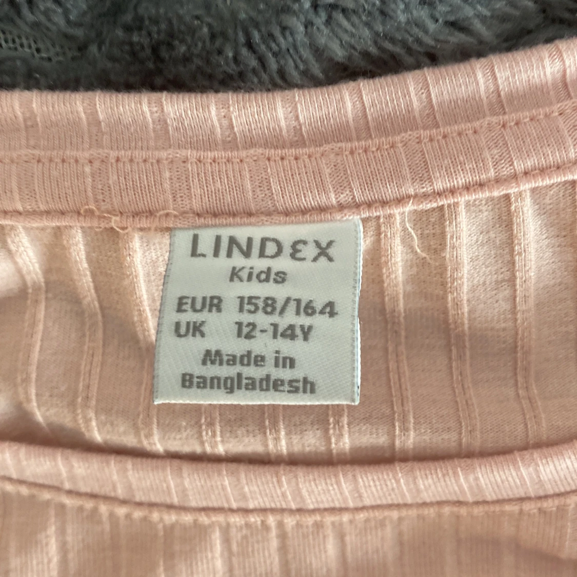 En rosa långärmad tröja - 91