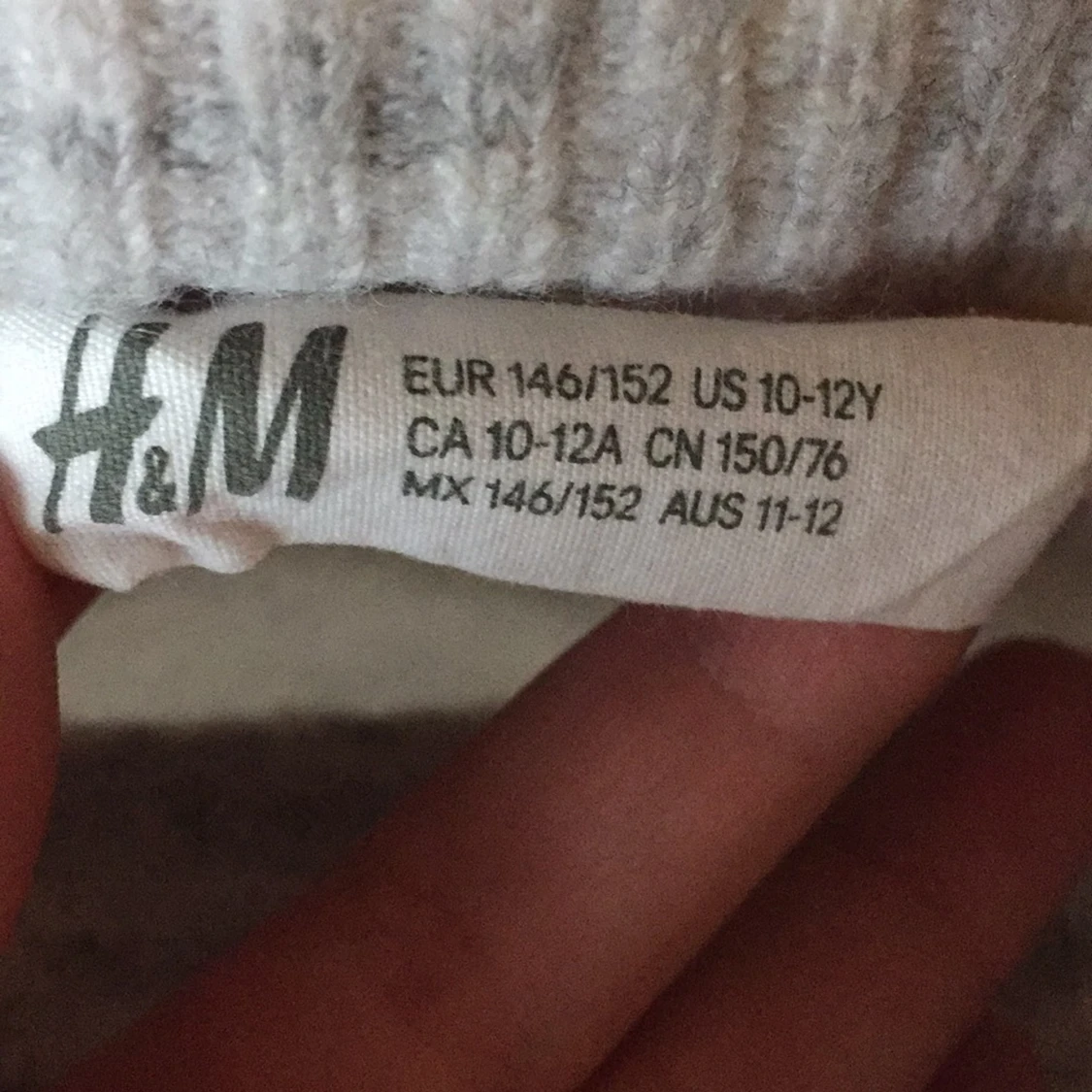 Superskön stickad tröja - 90