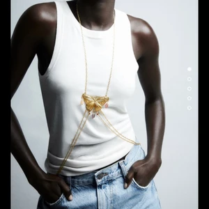 Kropssmycke  - Från zara, helt oanvänd i förpackningen. 