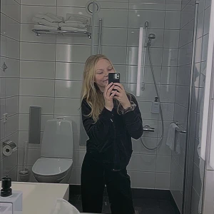 Gina sät - Säljer mitt gamla gina sät Obs byxorna har inga snören i sig!