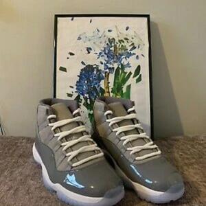 Jordan 11 Cool grey   - Storlek 42, har kvitto, är använd som ny skick, finns i Helsingborg men kan skickas