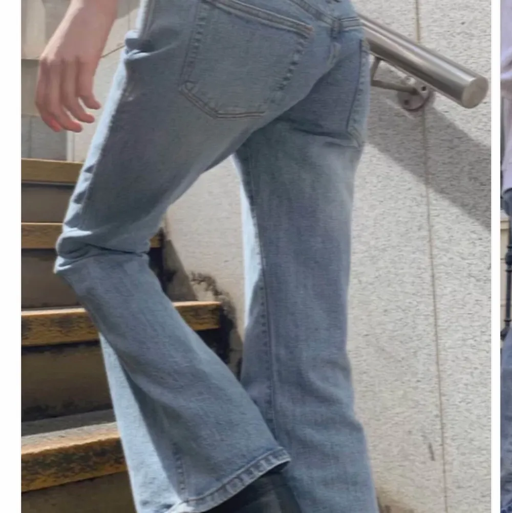 Söker Brandy Melville jeans i modellen eleanor💕 Skirv om ni har några!! . Jeans & Byxor.