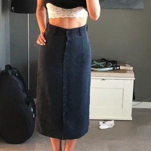 Kjol - Marinblå kjol. Skriv för fler bilder eller vid frågor :) 