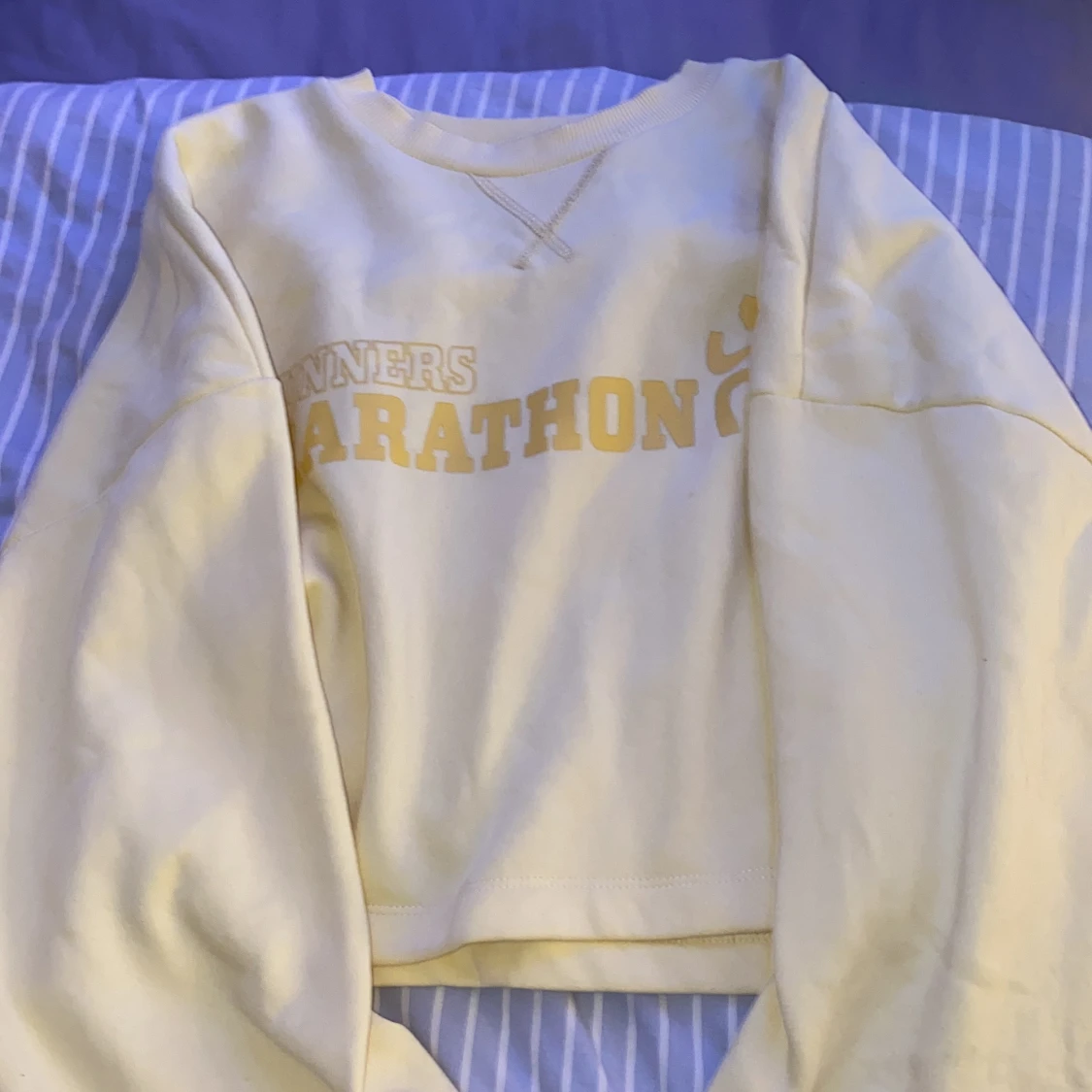 Croppad gul tröja - 90