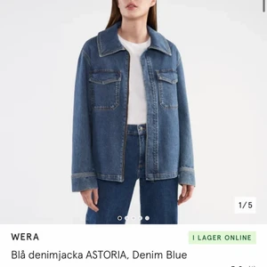 Jeansjacka  - Jättesnygg jeansjacka!! Jättebra skick😍 Köparen står för frakt eller dö möts jag upp i Göteborg😇