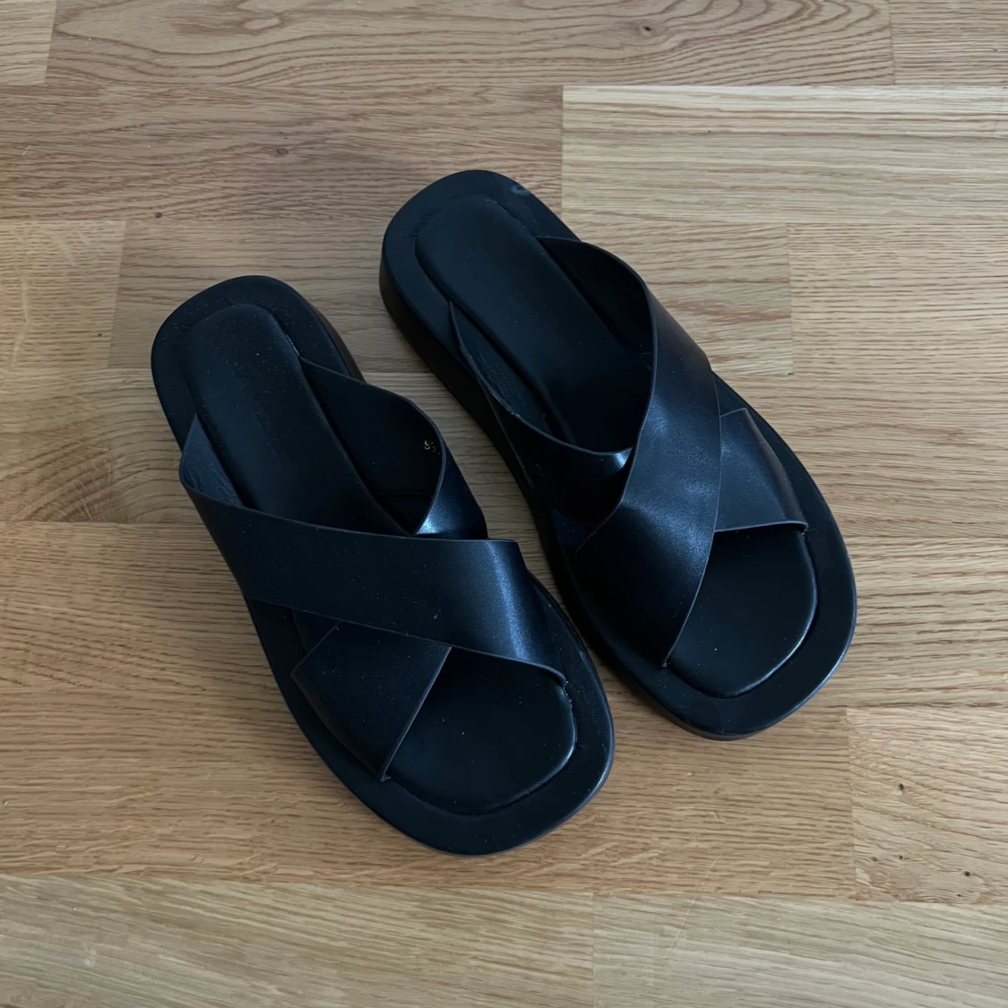 Lädertofflor 37/38 - 90