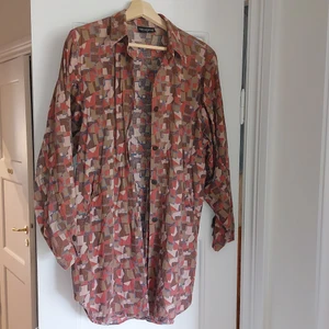 Vintage marimekko skjorta strl. S - En vintage skjorta som jag aldrig använt. I perfekt skick. Är lång och stor trots storlek S. 