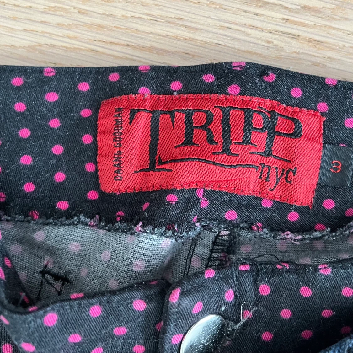 4 par byxor ink 1 Tripp och 1 banned - 90