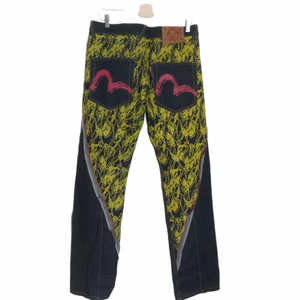 Evisu jeans  - Evisu jeans typ helt oanvända, knappen har ramlat av men går att sätta till en om man kan⭐️