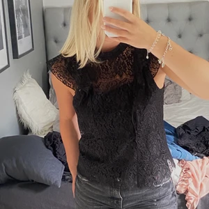 Spetstopp - Svart spetstopp från H&M💞