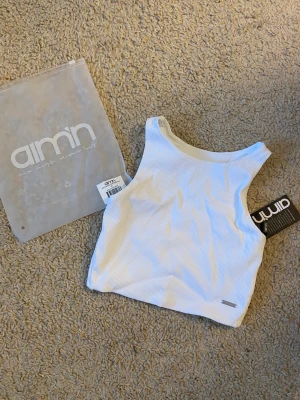 Aimn crop top - Aimn crop top i stl Xs, helt ny. 150kr + frakt
