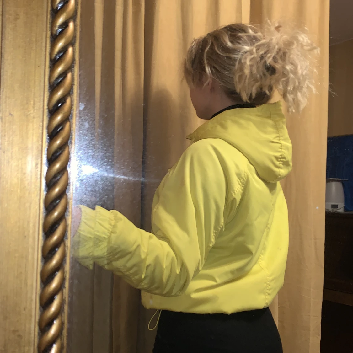 Gul jacka höst/vår/ svala sommarkvällar - 91