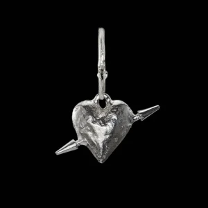 Tuvstar earing - Jag säljer eller byter detta tuvstar earing, mot någon av örhöngena på de andra bilderna. Örhänget är i nyskick och i silver, jätte fint tycker jag. Jag säljer det för minst 1900 eller byter, men byter helst mot bitten earing❤️