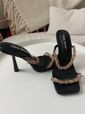 Högklackade skor - Använda 1 gång. Bra skick