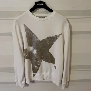 Golden Goose - Golden goose tröja     Köpt på abcd   Priset kan diskuteras