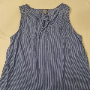 Blus - Blus från Lindex i st M, kan skicka fler bilder vid förfrågan. 