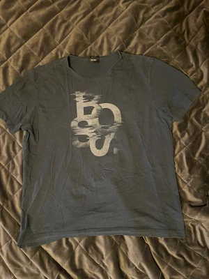 Hugo Boss t-shirt - Strlk XL men funkar bra för mig med strlk L