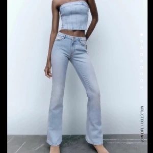 Low waist jeans - Slutsålda jeans från Zara. Avklippta så passar någon som ät runt 1,60’ använt 2 gånger