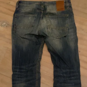 Jack & Jones Dsquared Jeans - 10/10 skick använt några gånger, säljer dom eftersom jag inte har den stilen längre.  Nypris: 1000kr, priset kan diskuteras.