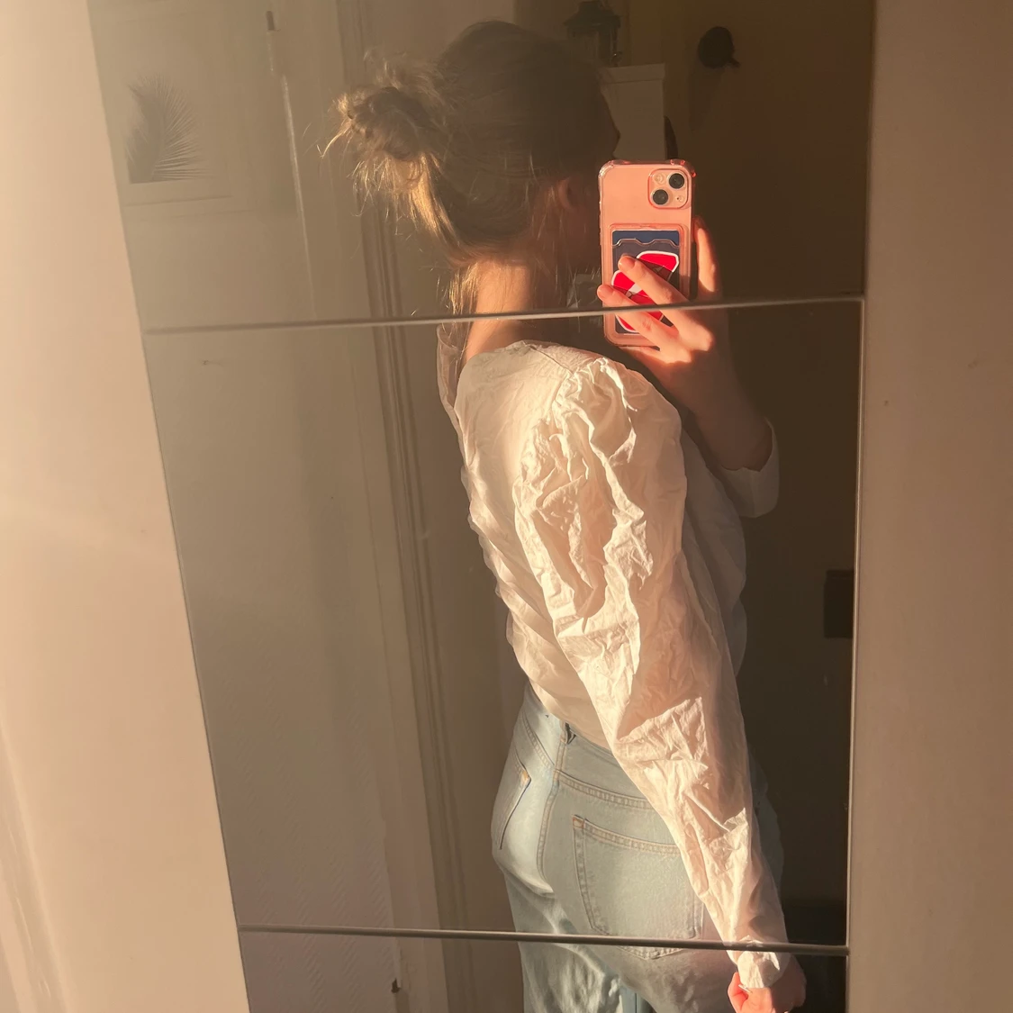 Vit blus med puff ärmar - 90