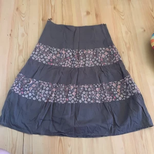 Sommar - Somrig kjol som jag råkade köpa i fel storlek från vero Moda😂 