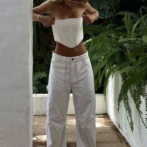 Korsett topp - En as snygg korsett topp som passar perfekt inför sommaren🤍🤍🤍 fick nyss hem den från cider så den är endast testad då den tyvärr är för liten på mig... (brukar bära s/m) köpte den för 400kr+frakt