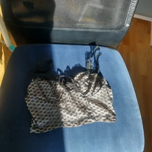 topp - från shein 🤣 söt dock