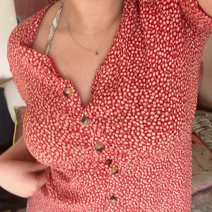 Somrig klänning - Somrig klänning från h&m strl 36 säljer bara för den är för liten vid bysten