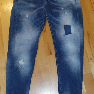 Snygga demin jeans  - Snygga demin jeans . Märke jack and Jones. Stl 28/32