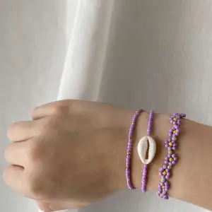 Sett Viola 💜 settet kostar 40 kr💜 armbanden kostar 14kr/st💜