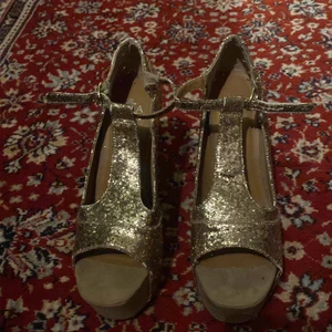 Klackar  - Hej säljer mina klackar köpare står för frakten 