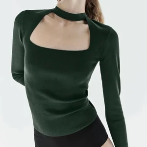 Zara topp - Så fin grön topp från zara som ej kommer till användning💕💕lånade bilder skriv privat för egna