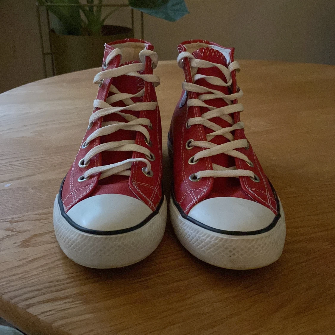 Converse allstar storlek 41 röda  - 91