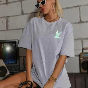 T-shirt - T-shirt med blomtryck i bra skick som ja har I storlek S och M och L