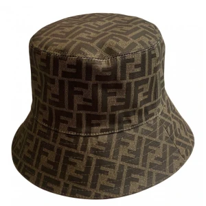 Fendi buckethat  - Riktigt bra skick endast använd 1 gång, storlek 59