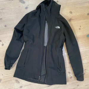 The North Face Hikesteller jacket S - As new, color black, size S. 