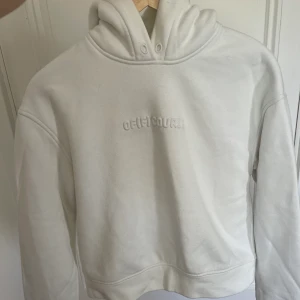 Samsoe samsoe hoodie - Fin basic hoodie från Samsoe. Skön att ha på sig! Jättefint skick. Snöret följer med!