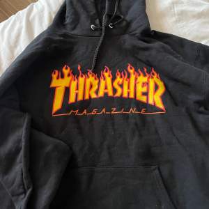 Säljer min oanvända thrasher hoodie då den inte kommer till användning❤️❤️🥰