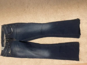 Jeans  - Snygga true religion liknande jeans. Säljer p.g.a. Fel storlek. Aldrig använda💕