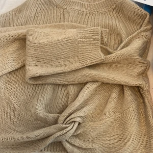 Stickat tröja - Står M men passar S mer 