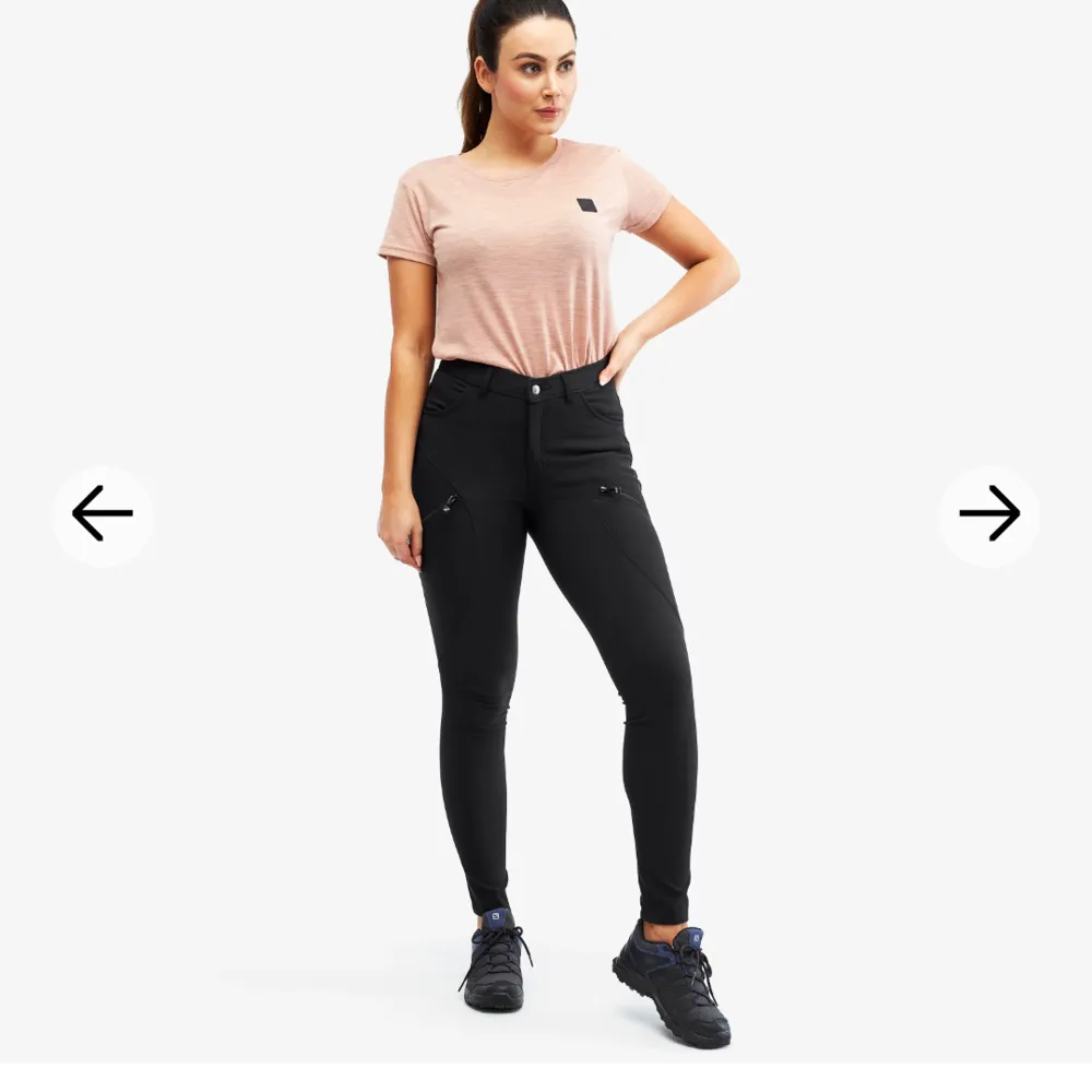 Använda ett ytterst få tillfällen.  Ny pris 899kr. Jeans & Byxor.