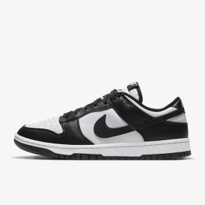 Nike dunks panda - Hej!  Säljer mina dunks, då jag köpt dem i fel strl. Helt nya och oanvända, kvitto finns. 