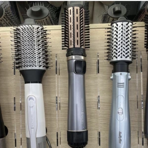 Varmluftsborste - Säljer min Varmluftsborste som roterar, tillkommer 3 olika storlekar på ”borsthuvud” endast testat, superfint resultat men har flera så väljer att sälja en🤩🥰hör av er för fler frågor🤗