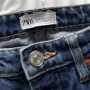 Zara jeans som sitter superbra har dock ingen användning för dem ✨är 159 cm