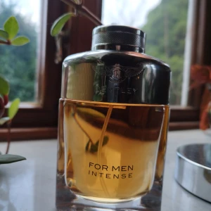 Dofter säljer billigt eller bytes bort för andra dofter/tester etc. - Byter gärna bort dessa dofter som tyvärr inte kommer till användning. Alla är 100ml edp, i princip oanvända. Byter gärna mot andra dofter eller säljer billigt eller -kom med förslag!