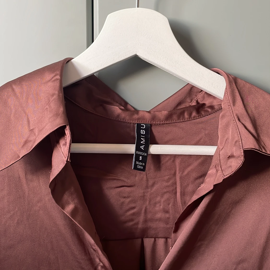 Brun satin blus - 90